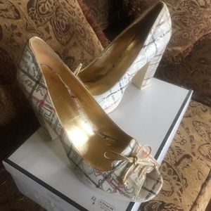 Women’s shoes